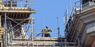 Czy pracując na pół etatu należą się wczasy pod gruszą?