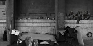 Co zalicza się do warunków środowiskowych miejsca pracy?