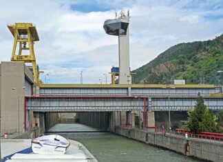 Kiedy wprowadzono dwustopniowe studia?