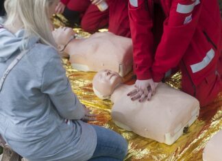 Jak ułożyć ręce do reanimacji? Jak ułożyć ręce do reanimacji?